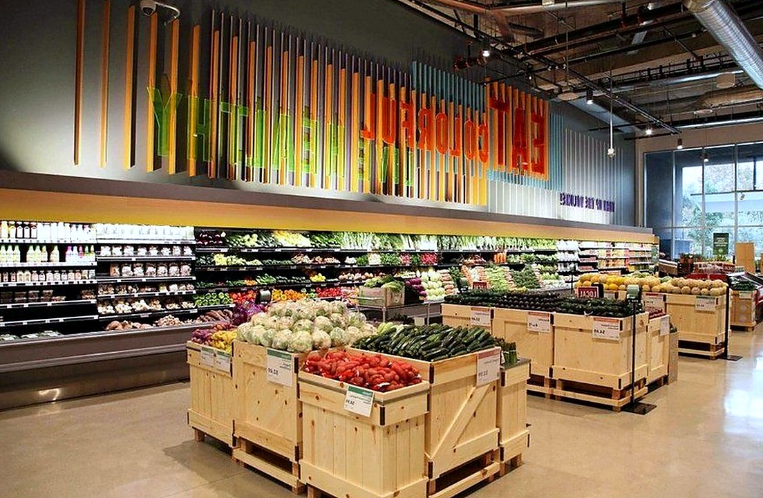 Продуктовый магазин 24 года на рынке
