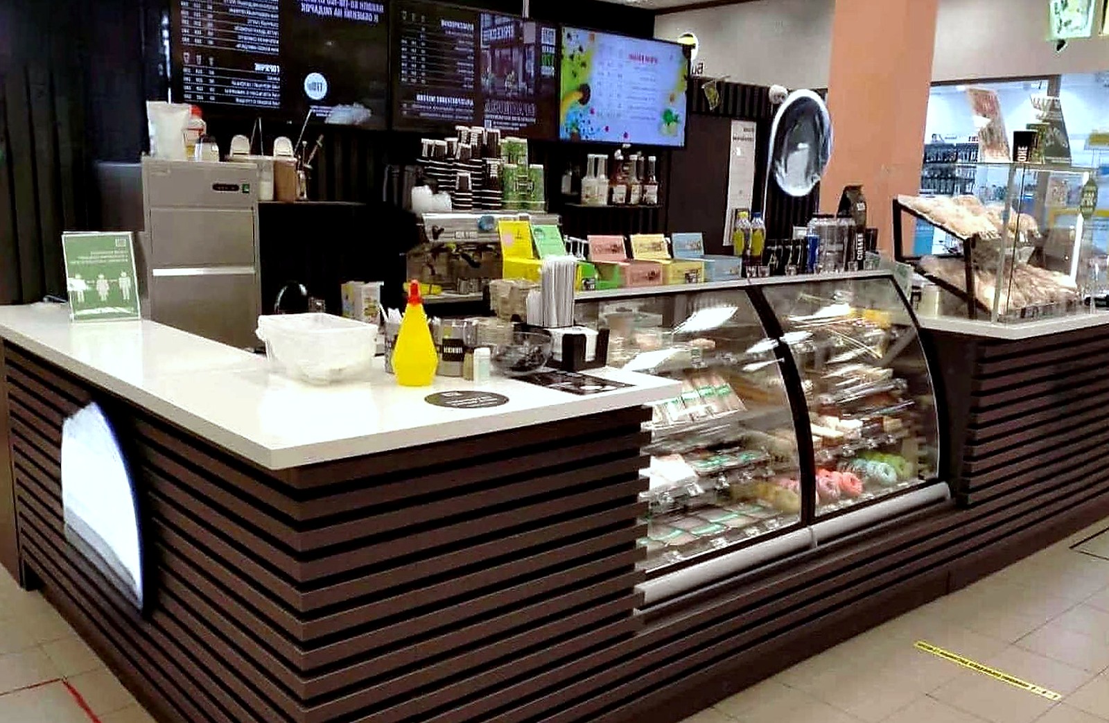 Кофейня 21 год на рынке